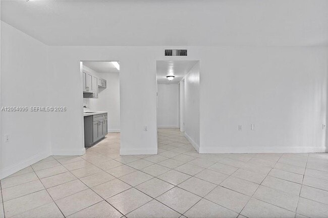 Building Photo - 1201 Lake Victoria Dr