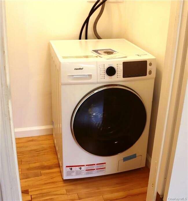 Building Photo - 5 Ridge Rd