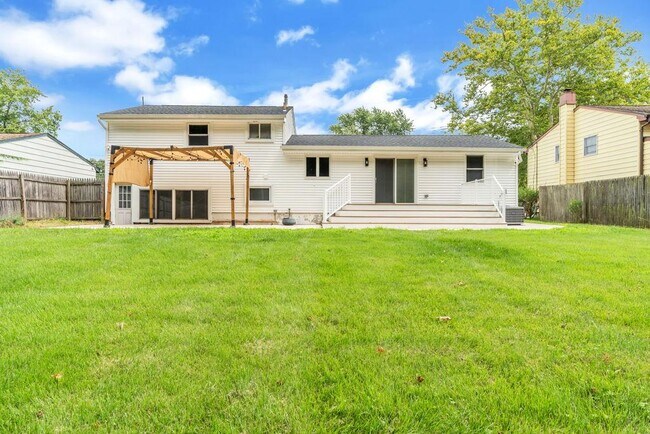 Building Photo - 61 Cornell Dr