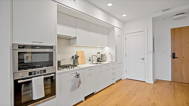 Building Photo - 1852 7th St NW