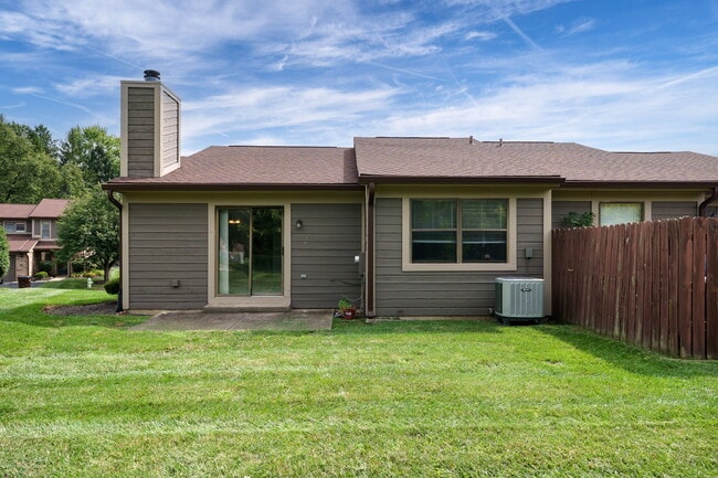 Building Photo - 652 Hidden Valley Ct