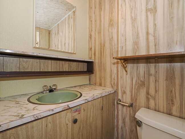 Building Photo - 785 N 500 W