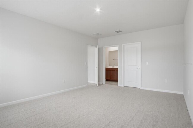 Building Photo - 724 Cantaberry Dr