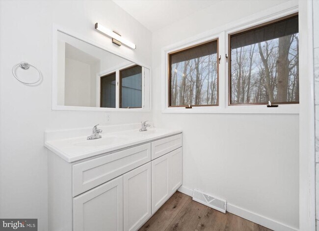 Building Photo - 119 Stoney Ridge Rd