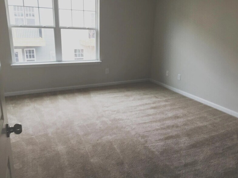 Building Photo - Room in Townhome on Simril Ct