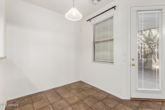 Building Photo - 1886 E Don Carlos