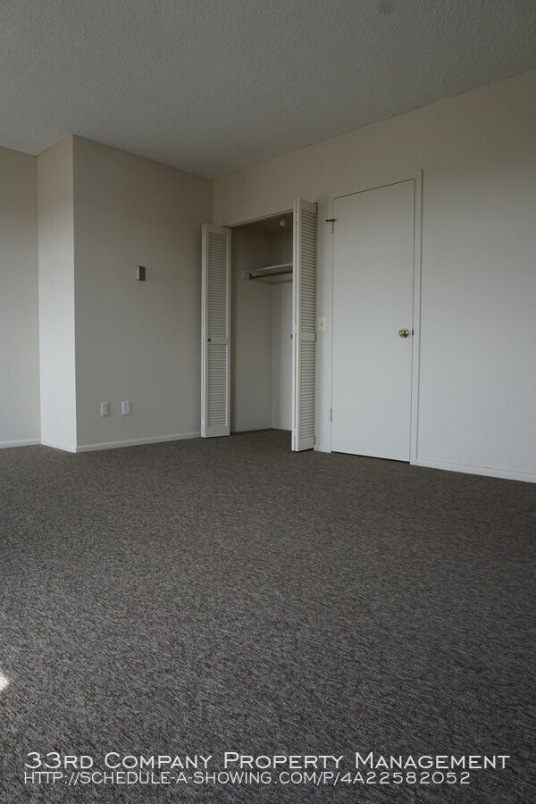 Building Photo - 207 5th Ave SW