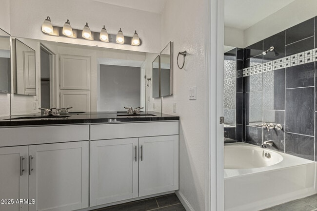 Building Photo - 6605 N 48th Ave