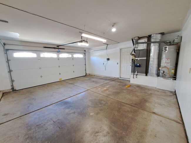 Building Photo - 354 Bradley Dr