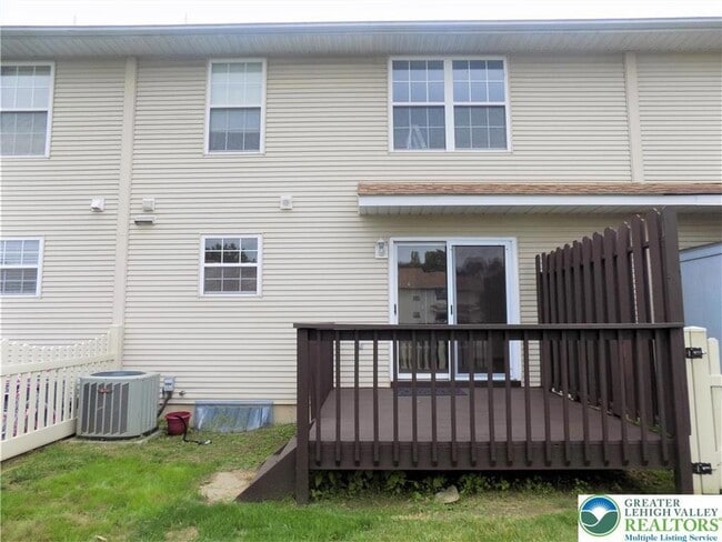 Building Photo - 2733 Victoria Ln
