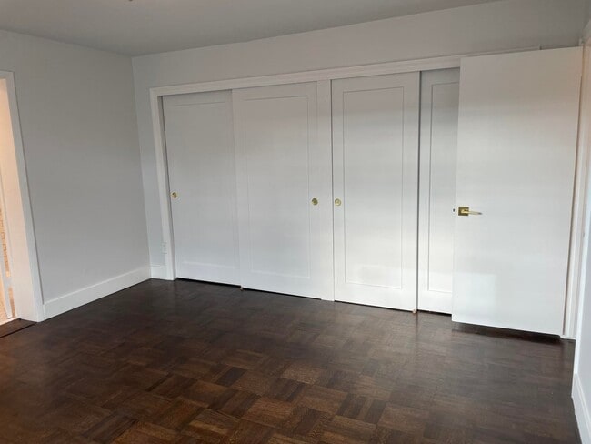 Building Photo - 360 Alhambra Pl