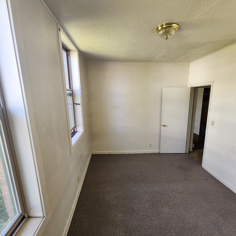 Building Photo - 216 E Jewett Blvd