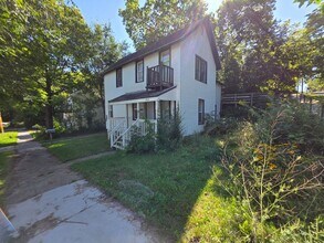 Building Photo - 703 Jones St