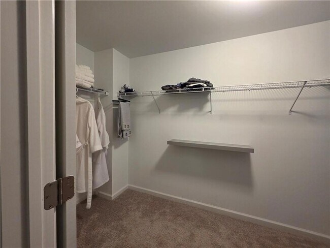 Building Photo - 5531 Garens Way