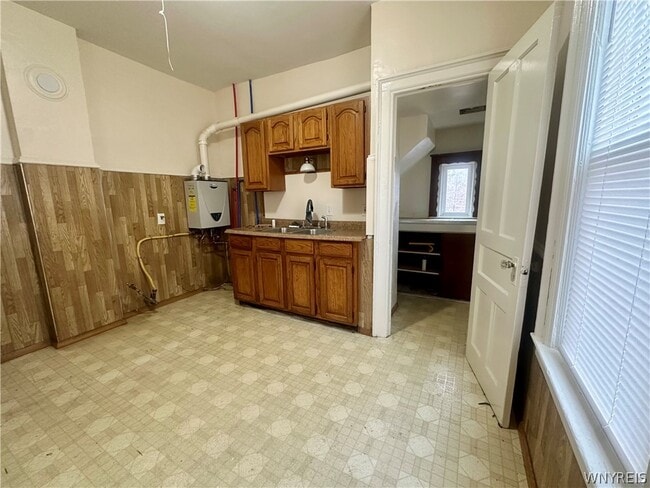 Building Photo - 34 Hayden St