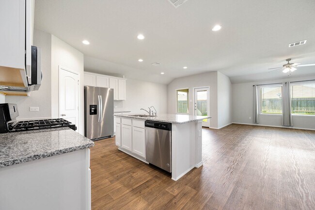 Building Photo - 22810 Panaro River Dr