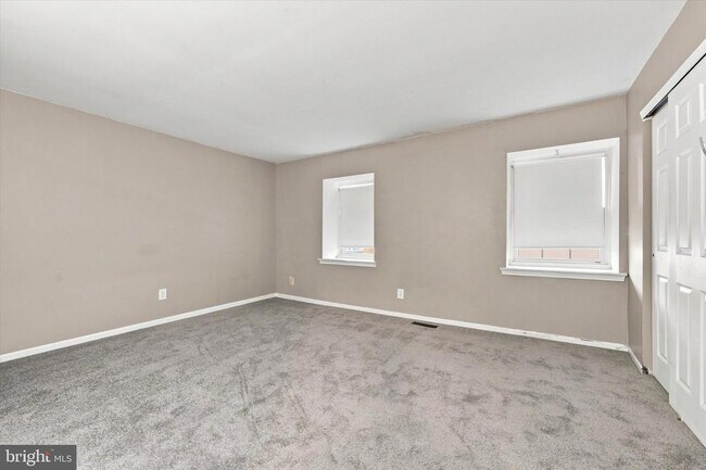 Building Photo - 701 Renner Rd