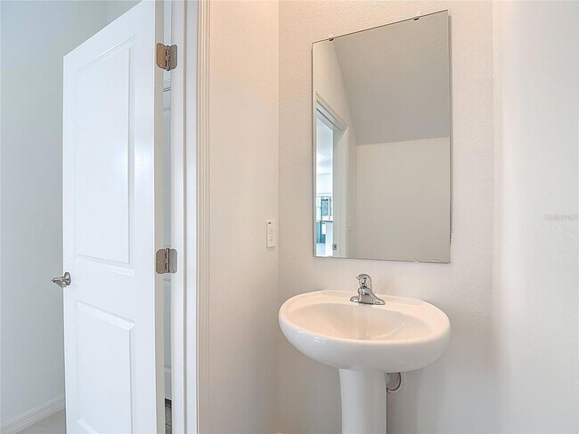 Building Photo - 6170 Shiner St