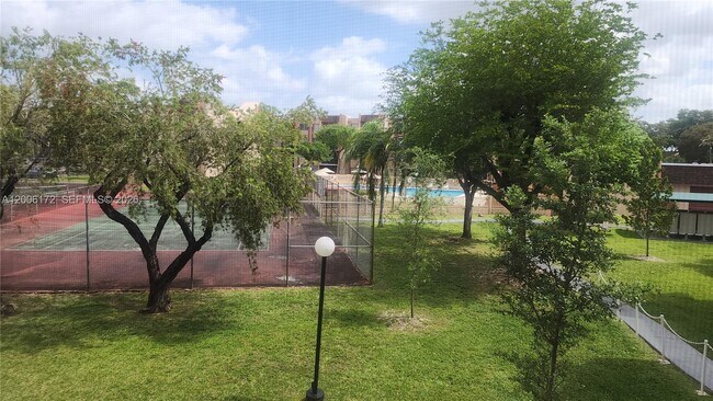 Building Photo - 13707 Kendale Lakes Cir