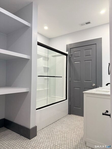 Building Photo - 134 Hubinger St