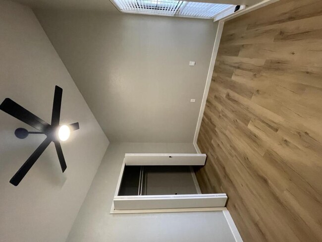 Building Photo - 403 Justice Dr