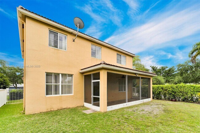 Building Photo - 1518 Maple Dr
