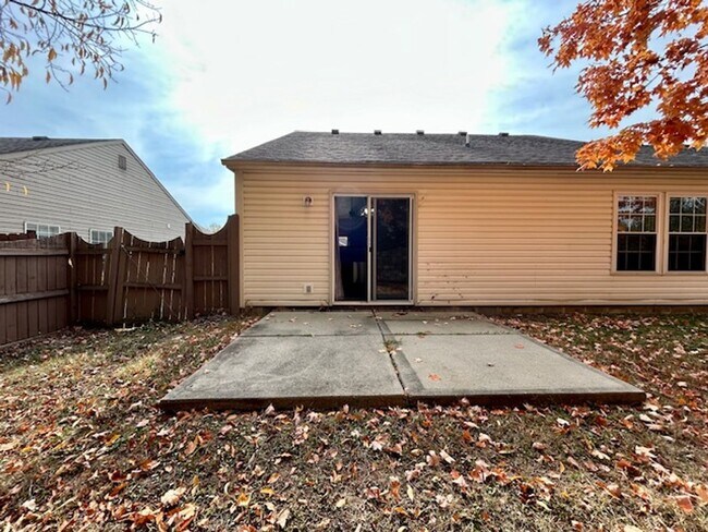 Building Photo - Stunning 3 Bedroom/2 Bath home in Pike Tow...