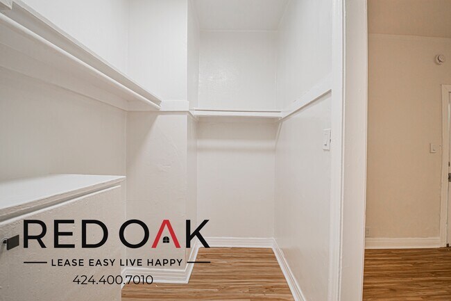 Building Photo - 1839 W 12th St