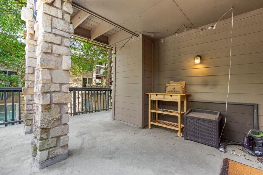 Building Photo - 3627 Menchaca Rd