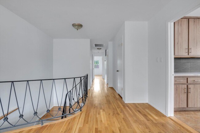 Building Photo - 214-17 15th Ave