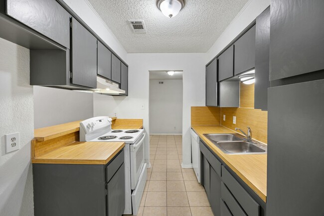 Building Photo - 6188 Vega Dr