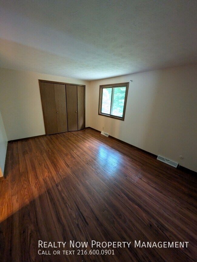 Building Photo - 1387 Belvoir Mews