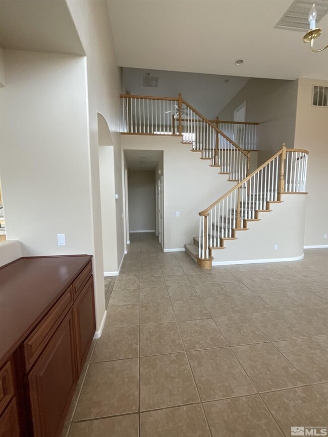 Building Photo - 2847 Falcon Ridge Dr