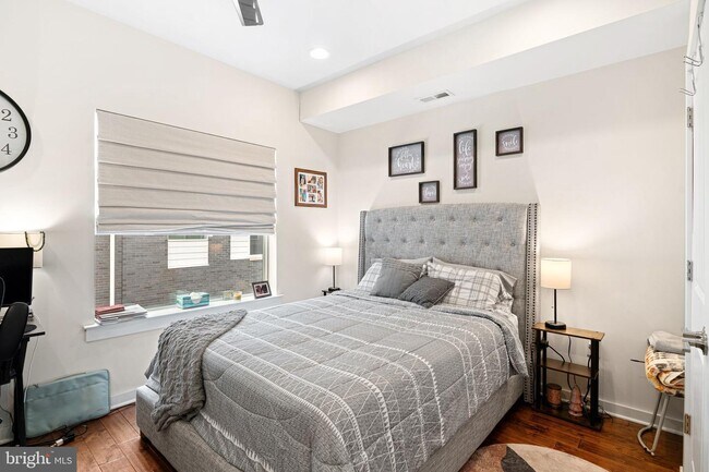 Building Photo - 1638 N 5th St