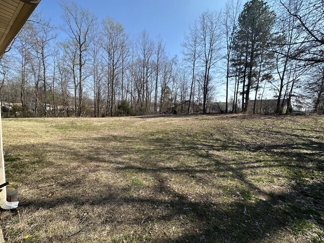 Building Photo - 335 Woodale Dr