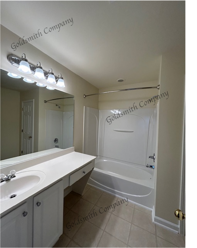 Building Photo - 105 Forsythia Dr