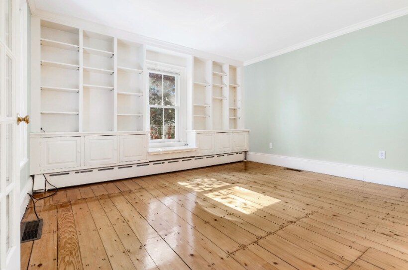 Building Photo - 34 Thoreau St