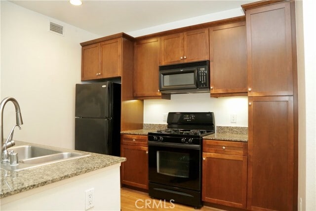 Building Photo - 1358 Scholarship