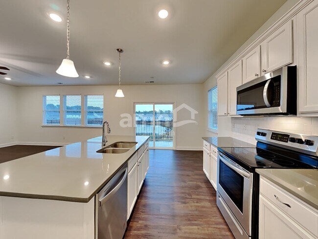 Building Photo - 2003 Windsor Park Ave