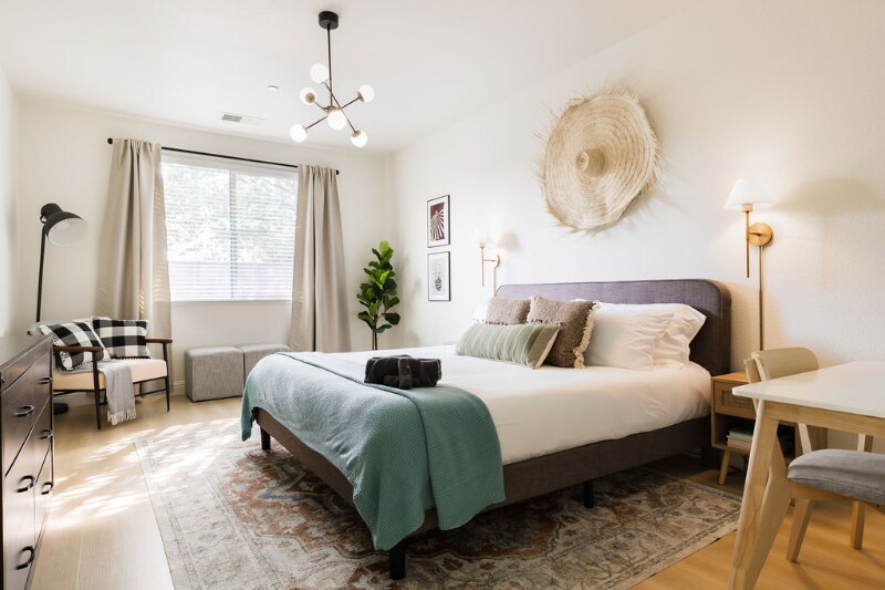 Building Photo - 1715 East Autumn Sage Avenue