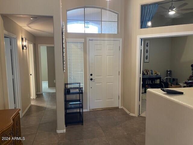 Building Photo - 722 W Canary Way