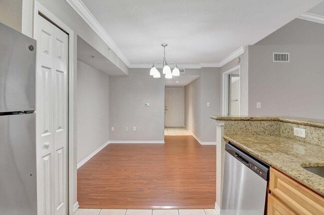 Building Photo - 15155 Michelangelo Blvd