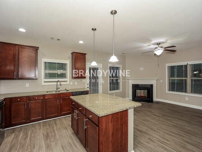 Building Photo - 6550 Splitpine Ct