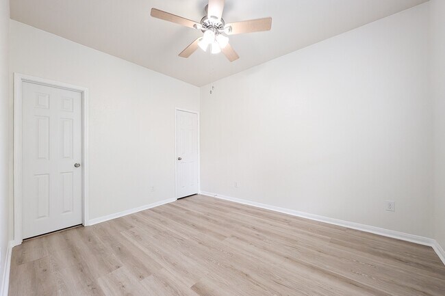 Building Photo - 10914 Chestnut Path Way