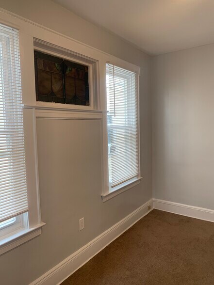 Building Photo - 12 Fairchild Pl