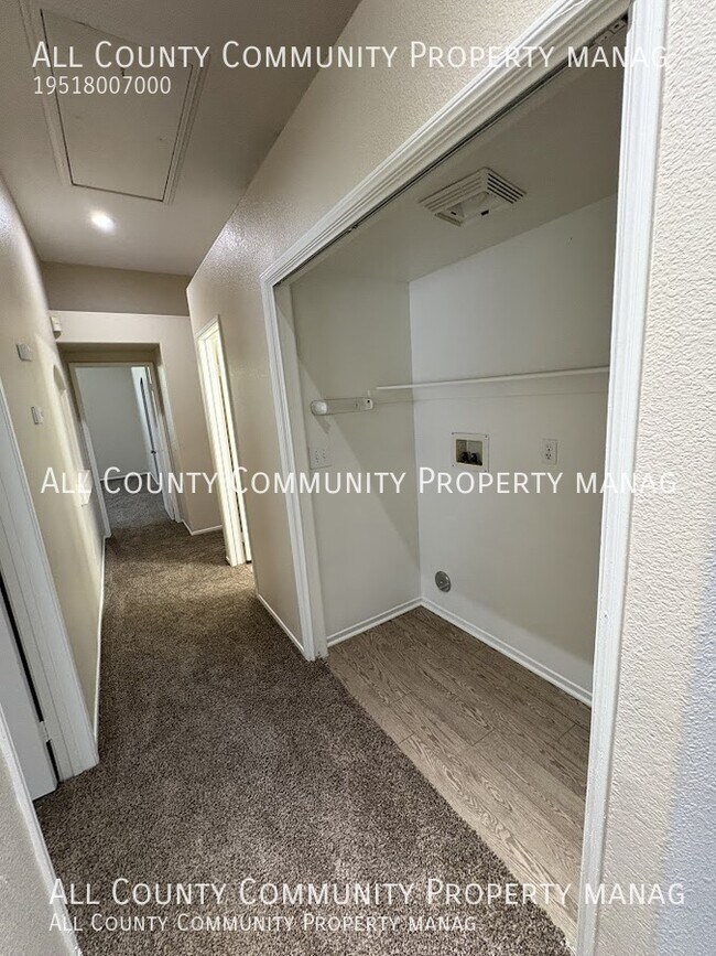 Building Photo - 39862 De Vendome Ct