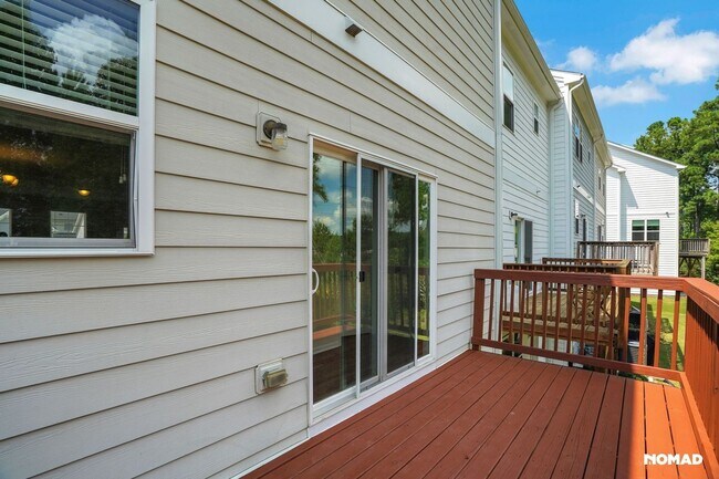 Building Photo - Charming 4BR Townhome in Apex