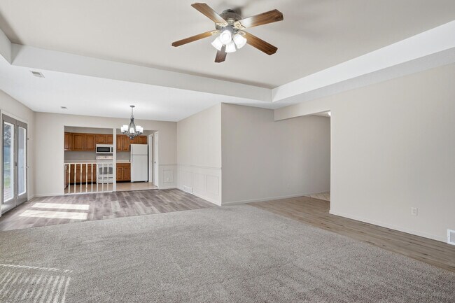 Building Photo - 5561 Waterfront Dr N