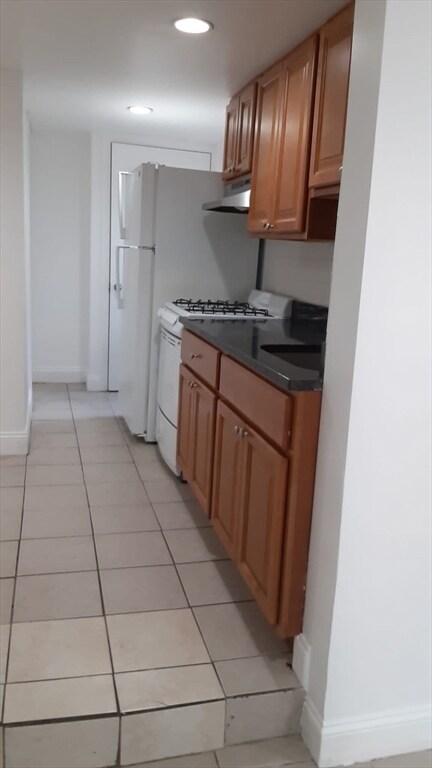 Primary Photo - 104 Beacon St
