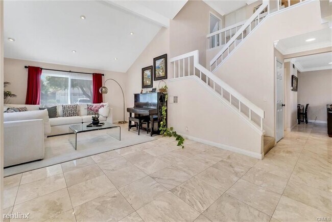 Building Photo - 4 br, 3 bath House - 1 Alba W